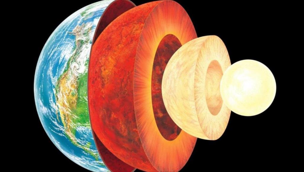 يمكن أن يساعد في تفسير النشاط الزلزالي.. تسرب نظائر الحديد الثقيلة من لب الأرض إلى وشاحها يتبادل لب الأرض ووشاحها نظائر الحديد الثقيلة والخفيفة (الجزيرة)