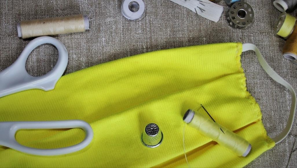 أول دراسة علمية.. هذه أفضل طريقة لصناعة الكمامات منزليا الأقمشة المكونة من طبقات متعددة وخامات متنوعة قادرة على تصفية الجسيمات بشكل أفضل (بيكسابي)