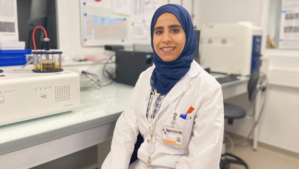 عالمة عربية بفريق فرنسي لعلاج كورونا: عالجنا آلاف المرضى والفيروس قد يختفي بحلول الصيف سارة بلالي: في العالم العربي طاقات بشرية وفكرية كبيرة لكن واقع البحث العلمي هزيل (الجزيرة)