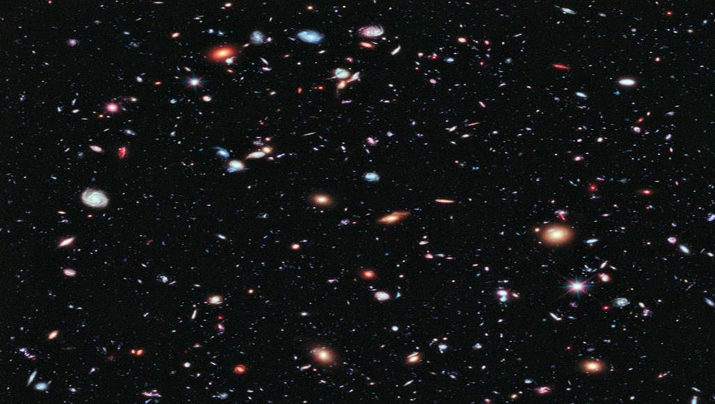 خلال 13 مليار عام من العزلة.. كيف اكتسب الكون شكله الأنيق؟ مليارات المجرات موزعة في الفضاء (ويكيبيديا)