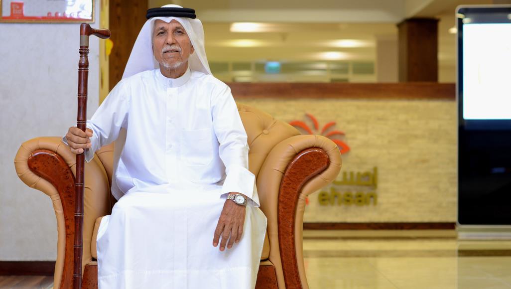 الشباب في خدمة الشيوخ.. "لبّيه" مبادرة قطرية لشراء حاجيات كبار السن المبادرة جاءت لتجنيب كبار السن الخروج من المنزل (الجزيرة)