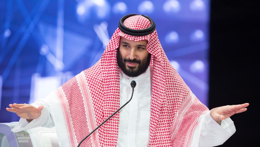 بلومبيرغ: تكاليف كورونا وصدمة النفط حرمت بن سلمان من ثمار التحديث الكاتبة: خطط بن سلمان كانت متعثرة قبل انتشار الوباء (رويترز)