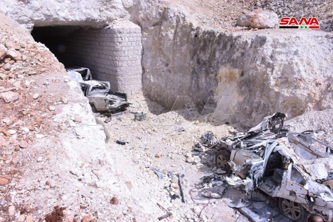 5e664c90423604684305a5b4 شاهد.. الجيش السوري يداهم مقر زعيم