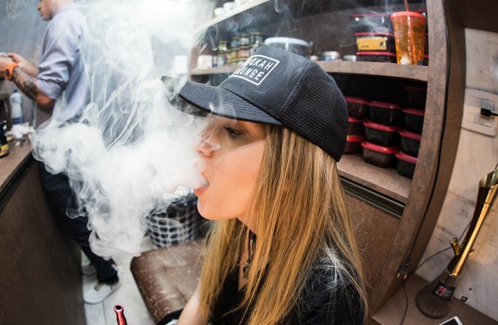 باحثون فرنسيون يدرسون تأثير النيكوتين على مرضى كورونا