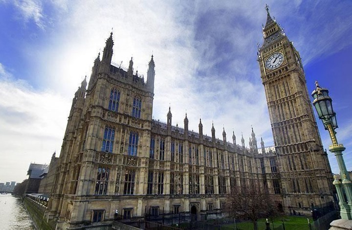 بريطانيا "قلقة بشدة" إزاء إطلاق إيران قمرا صناعيا