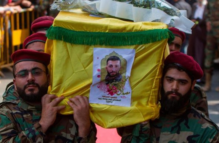 لبناني يطالب حزب الله بكشف مصير ابنه الذي يقاتل في سوريا