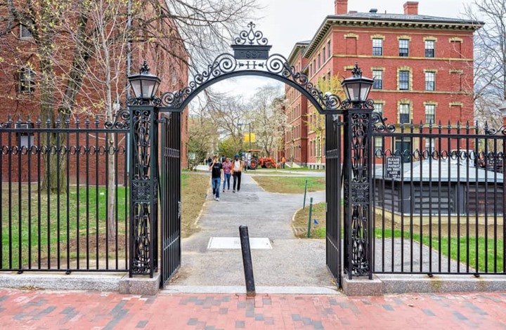 هارفارد ترفض مساعدة حكومية لمواجهة كورونا بعد انتقاد ترامب