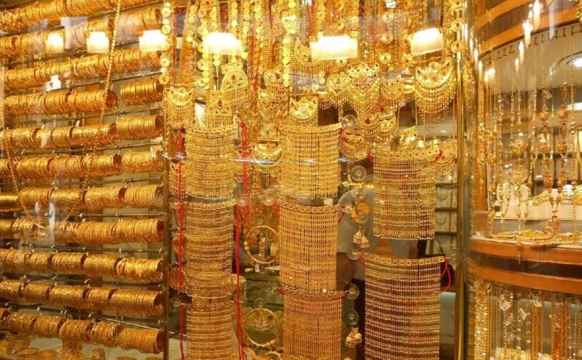 93b3d297-86c3-4a0c-aab5-b9eb832db6a5-825x510-2 معلومات عن سوق الذهب في دبي