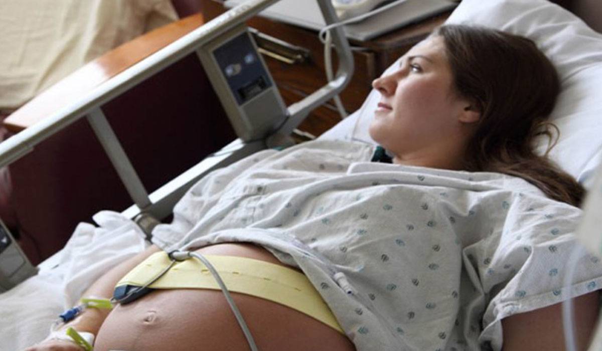 التبرز اثناء الولادة