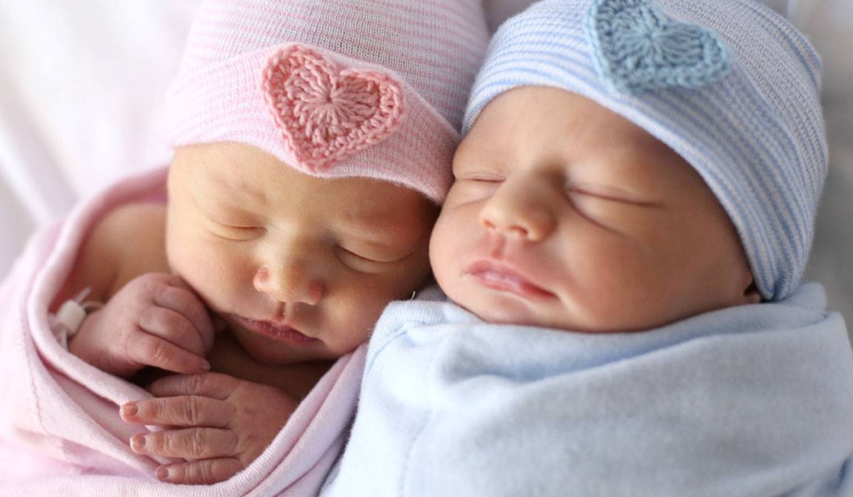 ولادة التوأم