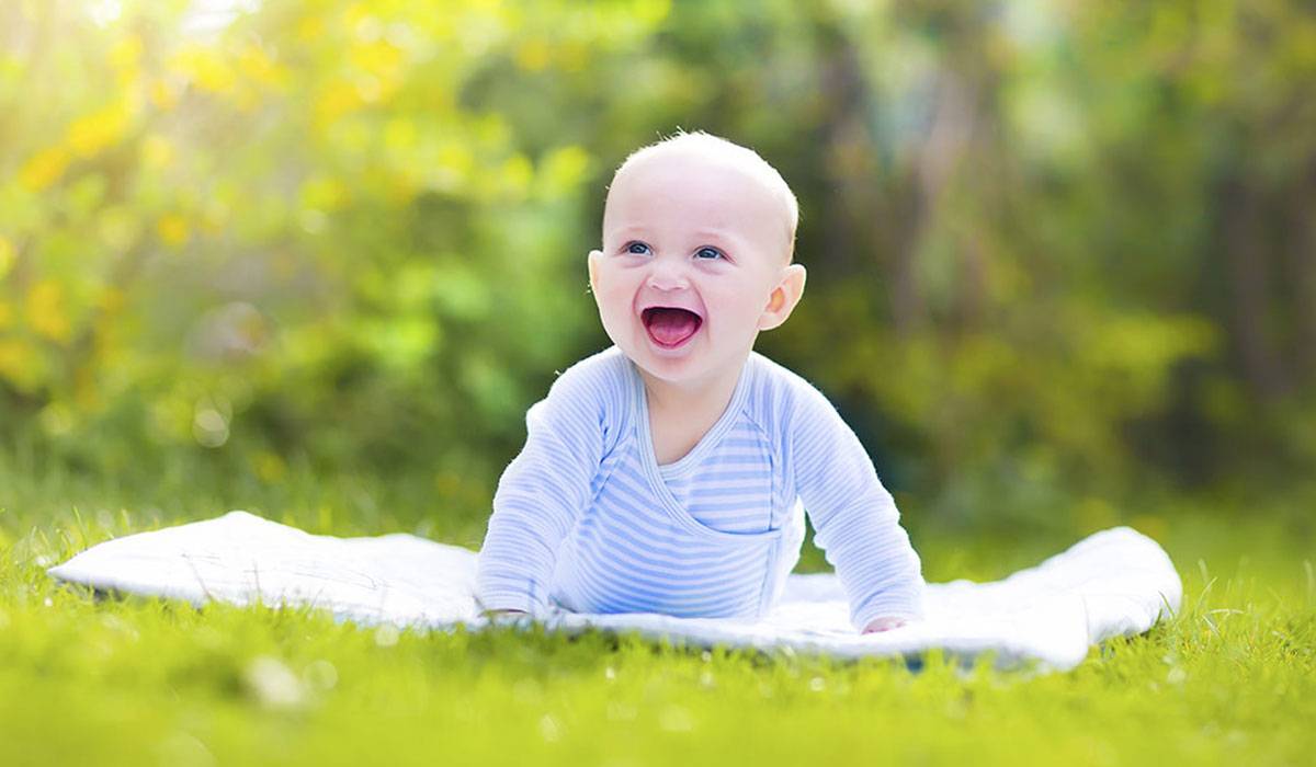 تعريض الطفل حديث الولادة للشمس