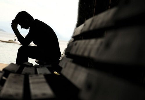 avocado-newspaper-62 شخص حزين يمر ببعض الأيام القاتمة