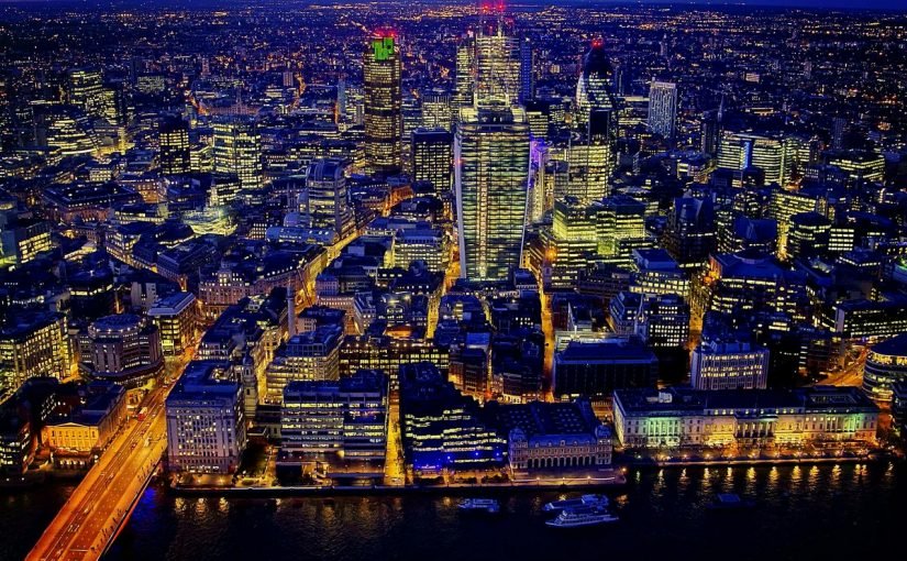 b-dbcdmieaanah2-825x510-2 السياحة في انجلترا