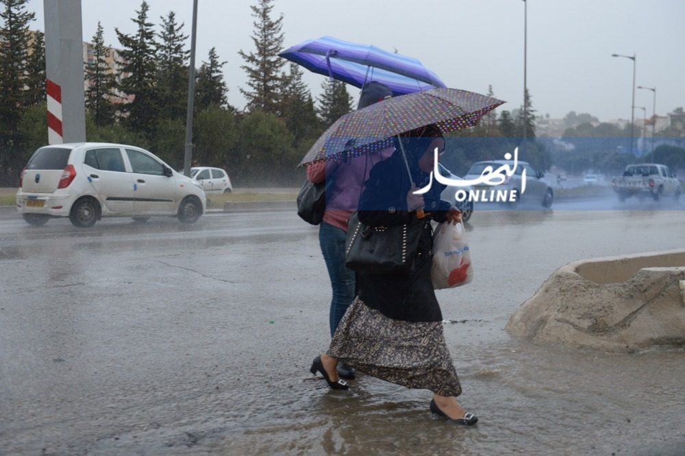 b3a03afe-e311-4226-b8de-86ee8a4051b3-1500x9999-c-1500x9999-c-1500x9999-c-1500x9999-c أمطار رعدية غزيرة في 4 ولايات