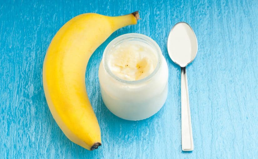 bigstock-banana-yogurt-and-spoon-27479690-825x510-2 رجيم الموز والزبادي