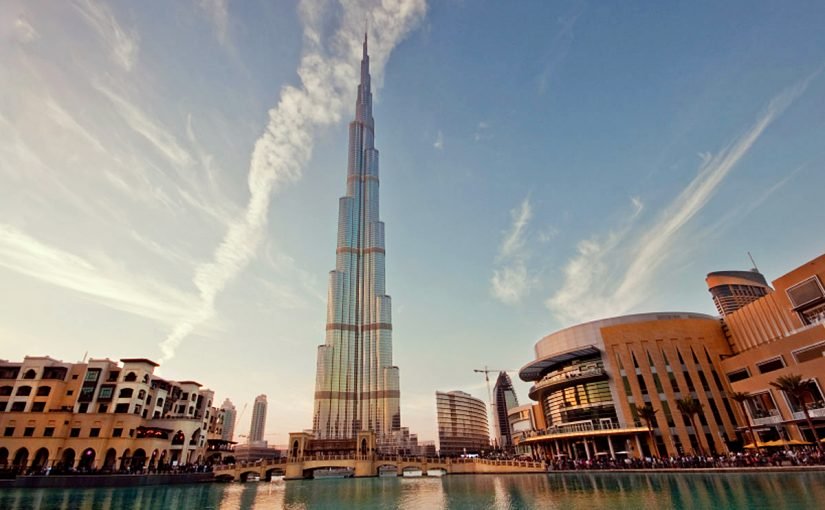 burj-khalifa-825x510-2 حقائق مذهلة عن برج خليفة