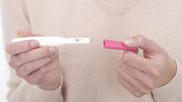can-pregnancy-tests-give-false-positive_52cb2baf0498f025_ja5_zly_sbcafnzwj-dz5g مراحل تكوين الجنين