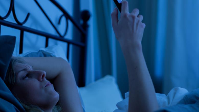 cc167e9e-54c7-469e-816f-4582ce7cc92e-245 أعد التفكير في كيفية استخدامك للهاتف بتقليص ساعات استخدامه اليومية (الألمانية)