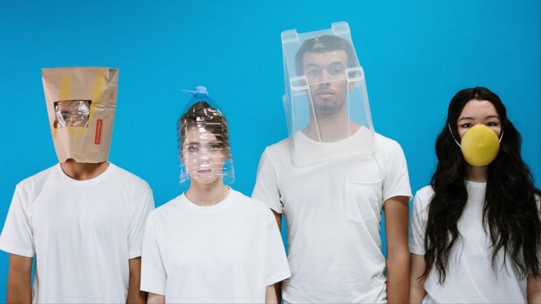 cc167e9e-54c7-469e-816f-4582ce7cc92e-34 تجنب الاتصال الجسدي المباشر بزملاء العمل (بيكسلز)