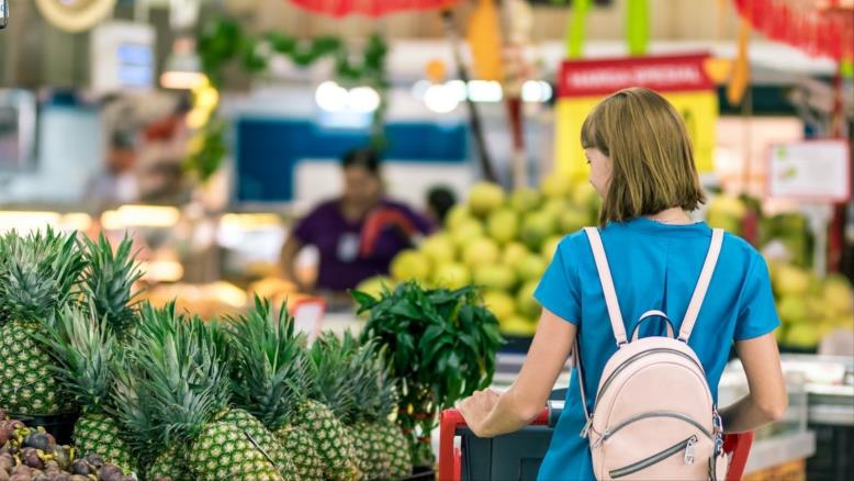 cc167e9e-54c7-469e-816f-4582ce7cc92e-582 إذا تسوقنا ونحن جائعون ستدفعنا عواطفنا إلى شراء أشياء لا نحتاجها (بكسلز)