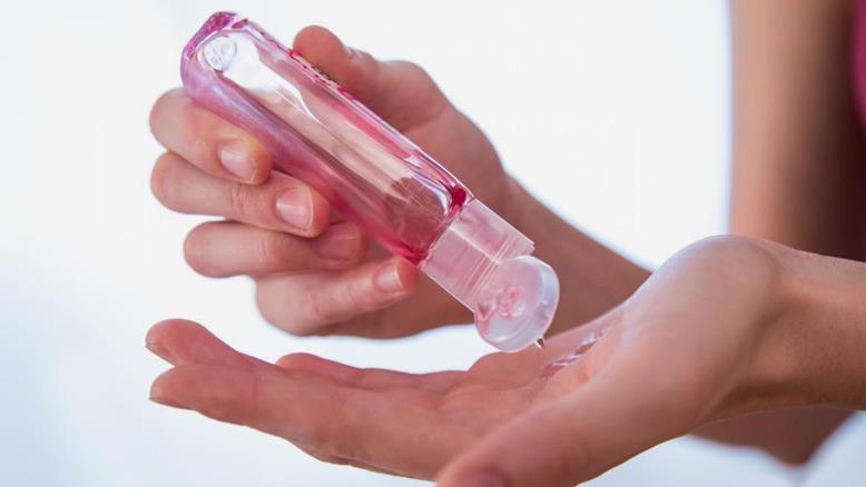 cc167e9e-54c7-469e-816f-4582ce7cc92e-87 ارتفعت مبيعات معقمات اليد إلى 800% في الأسبوع الحالي (دويتشه فيلله)