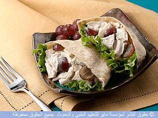 رغيف محشو بسلطة الدجاج رغيف محشو بسلطة الدجاج