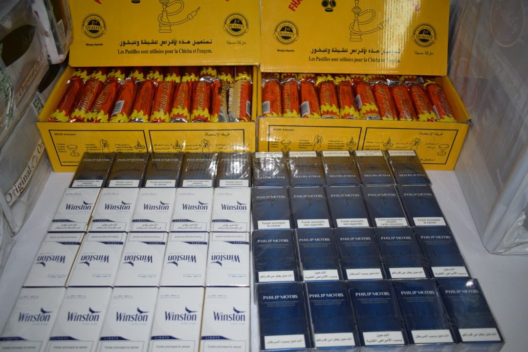 cfcde492-2e96-478c-8fe0-27e89d02d52c-1500x9999-c حجز2400 كيس شمة و1200 قرص من فحم الشيشة مجهولة المصدر بالطارف