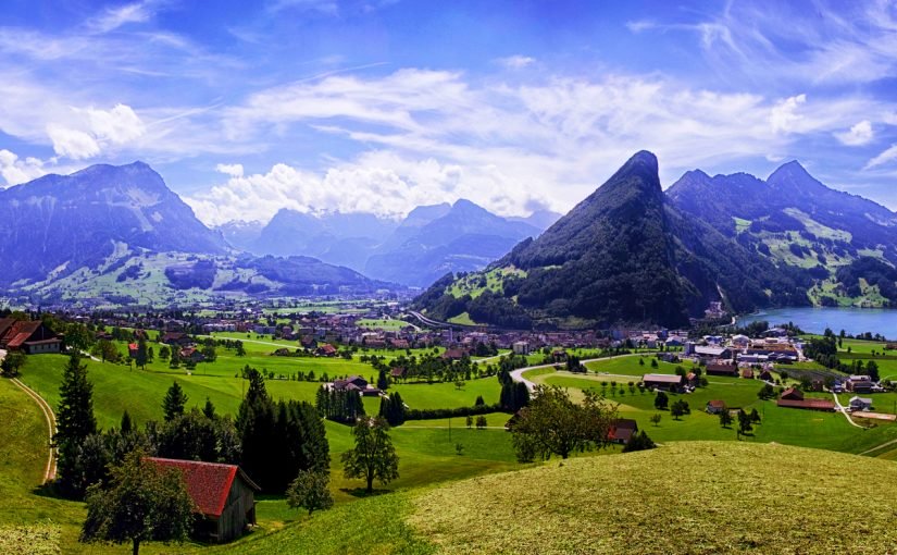 d0a8d0b2d0b5d0b9d186d0b0d180d0b8d18f-3-825x510-2 تكلفة السياحة في سويسرا