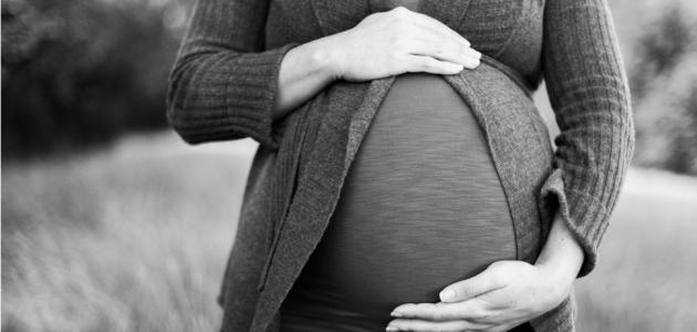 آلام الطلق في الشهر الثامن