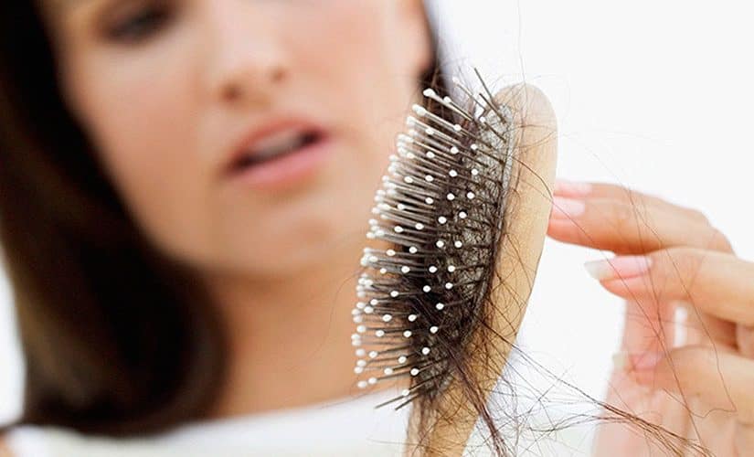 d8a3d8b3d8a8d8a7d8a8-d8aad8b3d8a7d982d8b7-d8a7d984d8b4d8b9d8b1-d8a8d8bad8b2d8a7d8b1d8a9-825x500-2 أسباب تساقط الشعر بغزارة: