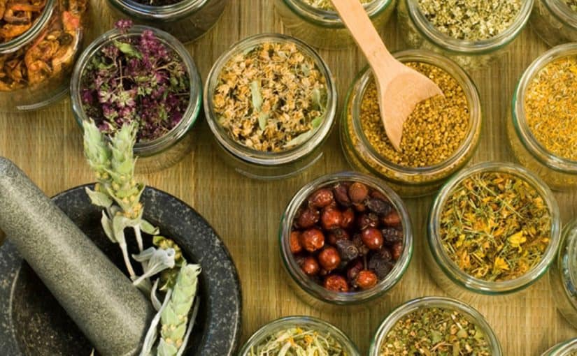 d8a3d8b9d8b4d8a7d8a8-d984d8aad986d8b8d98ad981-d8a7d984d8a8d8b4d8b1d8a9-d8a7d984d8afd987d986d98ad8a9-825x510-2 أعشاب لتنظيف البشرة الدهنية