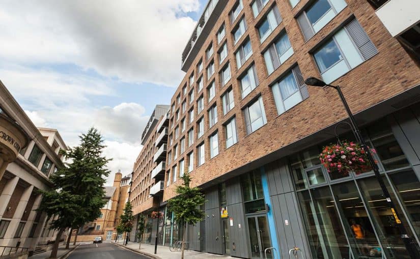 d8a3d981d8b6d984-d8b3d983d986-d981d98a-d984d986d8afd986-825x510-2 أفضل سكن في لندن