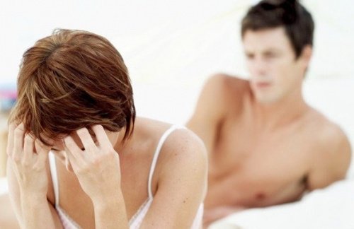 فتاة تعاني من آلام أثناء الجماع