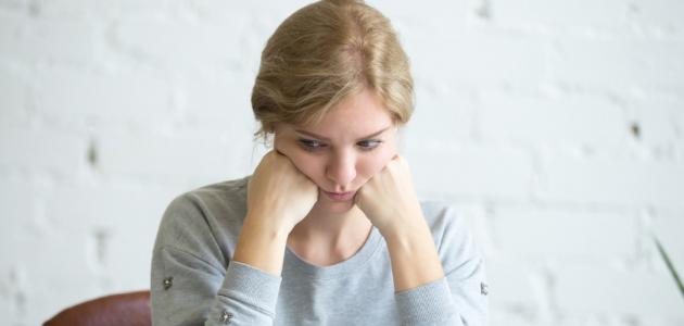 إفرازات بيضاء وقت الدورة