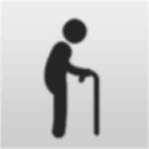 رجل على وشك أن ينفذ فيه حكم الاعدام فقال القاضي للرجل بان بامكانه اختيار كيفية وفاته ، لكن الرجل خرج من الغرفة دون أن يصاب بأي أذى. فماذا اختار؟