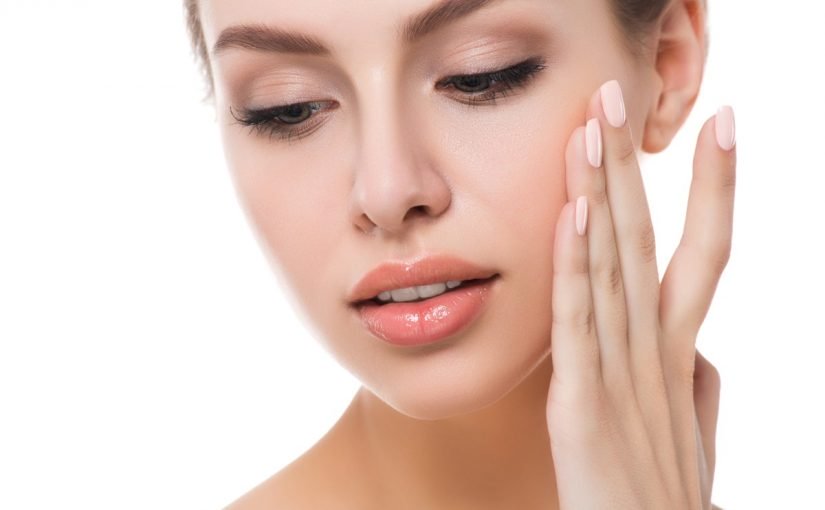 d8a7d981d8b6d984-d988d8a7d982d98a-d8b4d985d8b3-d984d984d8a8d8b4d8b1d8a9-d8a7d984d8add8b3d8a7d8b3d8a9-825x510-2 افضل واقي شمس للبشرة الحساسة