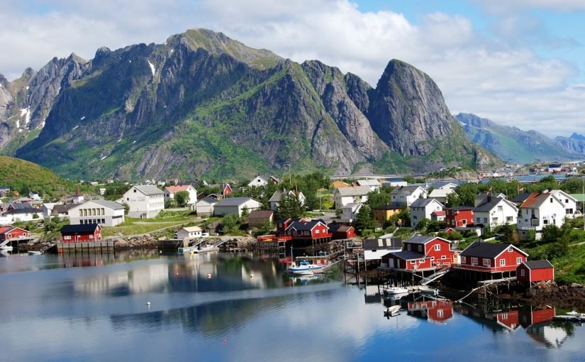 d8a7d981d8b6d984-d988d982d8aa-d984d8b2d98ad8a7d8b1d8a9-d8a7d984d986d8b1d988d98ad8ac-825x510-2 افضل وقت لزيارة النرويج