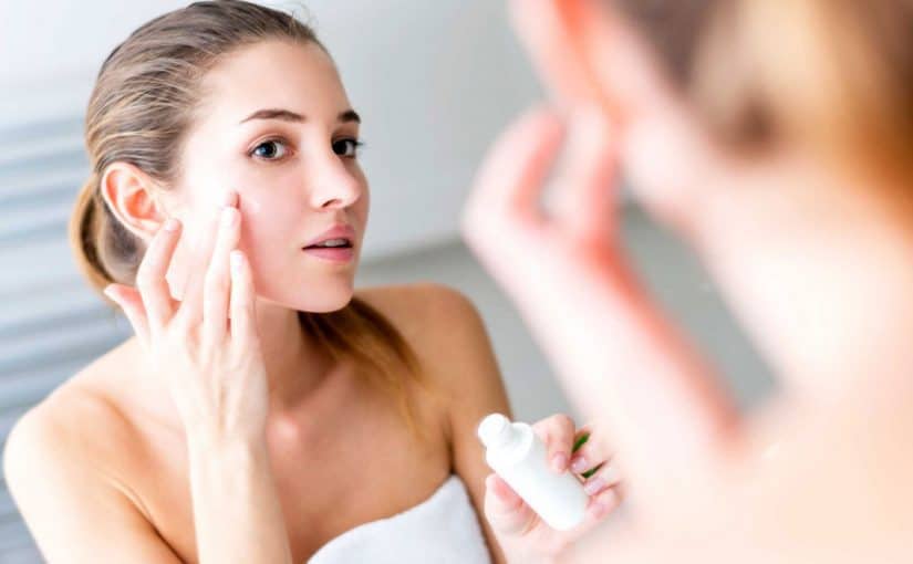 d8a7d984d8aad8b9d8a7d985d984-d985d8b9-d8a7d984d8a8d8b4d8b1d8a9-d8a7d984d8afd987d986d98ad8a9-825x510-2 التعامل مع البشرة الدهنية