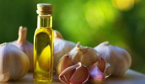 d8a7d984d8abd988d985-d988d8b2d98ad8aa-d8a7d984d8b2d98ad8aad988d986-e1531589186801 تكثيف الحواجب بالثوم وزيت الزيتون