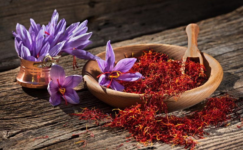 d8a7d984d8b2d8b9d981d8b1d8a7d986-d984d984d988d8acd987-825x510-2 الزعفران للوجه