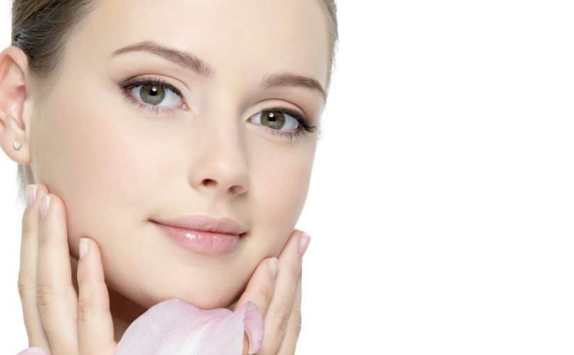 العناية اليومية بالبشرة الدهنية