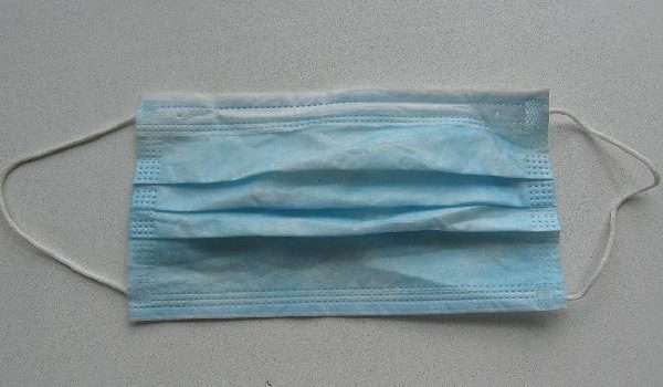 d8a7d984d983d985d8a7d985d8a9-d8a7d984d8acd8b1d8a7d8add98ad8a9 الكمامة الطبية الجراحية