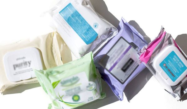 المناديل المبللة