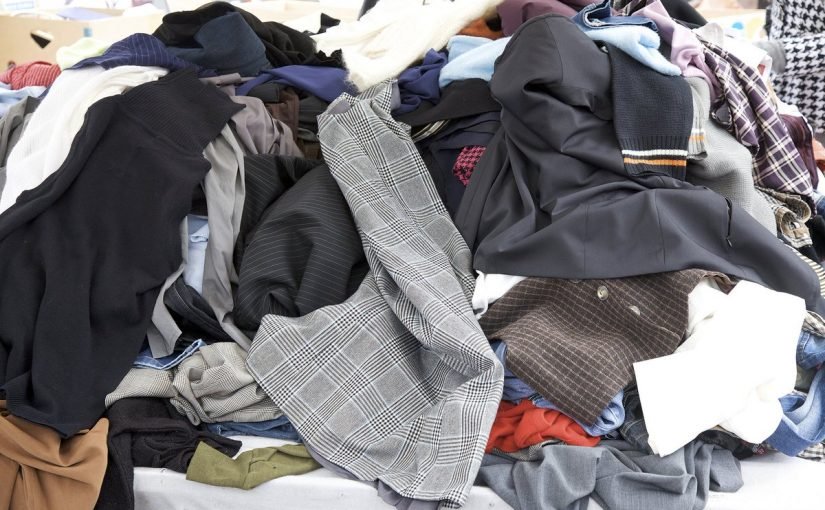 d8a7d985d8a7d983d986-d8a8d98ad8b9-d8a7d984d985d984d8a7d8a8d8b3-d8a7d984d985d8b3d8aad8b9d985d984d8a9-d981d98a-d8a7d984d8b4d8a7d8b1d982d8a9-825x510-2 اماكن بيع الملابس المستعملة في الشارقة