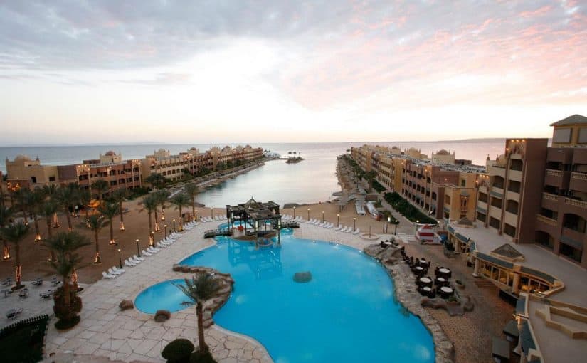 d8a7d985d8a7d983d986-d8aed8b1d988d8ac-d981d989-d8a7d984d8bad8b1d8afd982d8a9-825x510-2 اماكن خروج فى الغردقة