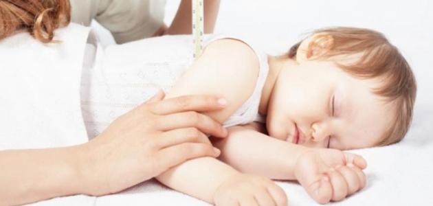 انخفاض درجة حرارة الرضيع