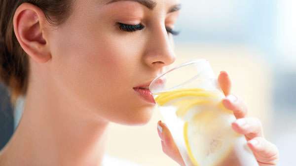 d8aad8a3d8abd98ad8b1-d8b4d8b1d8a8-d8a7d984d984d98ad985d988d986-d8a7d8abd986d8a7d8a1-d8a7d984d8afd988d8b1d8a9-d8a7d984d8b4d987d8b1d98ad8a9 تأثير-شرب-الليمون-اثناء-الدورة-الشهرية