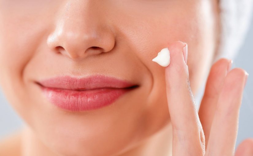 d8aad8b1d8b7d98ad8a8-d8a7d984d8a8d8b4d8b1d8a9-825x510-2 كيفية ترطيب البشرة الجافة بمواد طبيعية