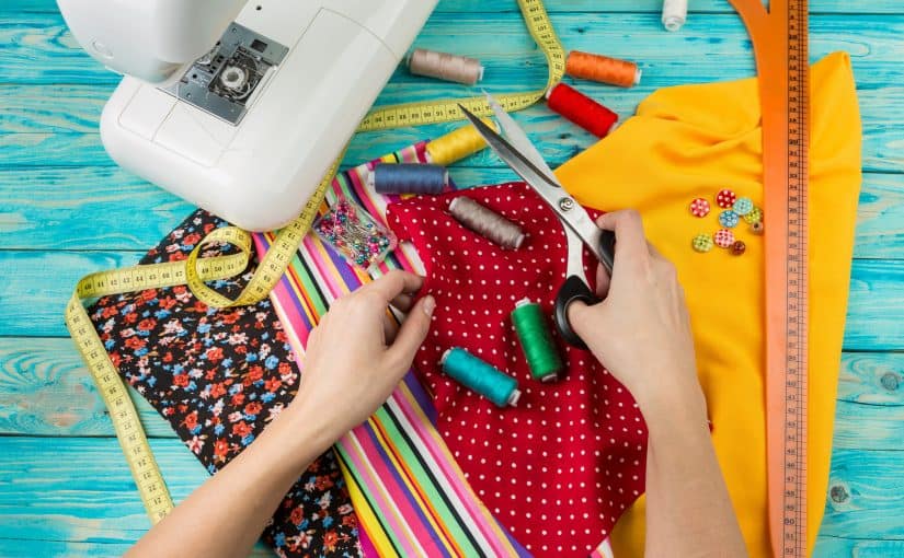 d8aad8b9d984d98ad985-d8a7d984d8aed98ad8a7d8b7d8a9-d984d984d985d8a8d8aad8afd8a6d98ad986-825x510-2 تعليم الخياطة للمبتدئين