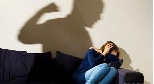 تفسير حلم ابن يضرب امه في المنام